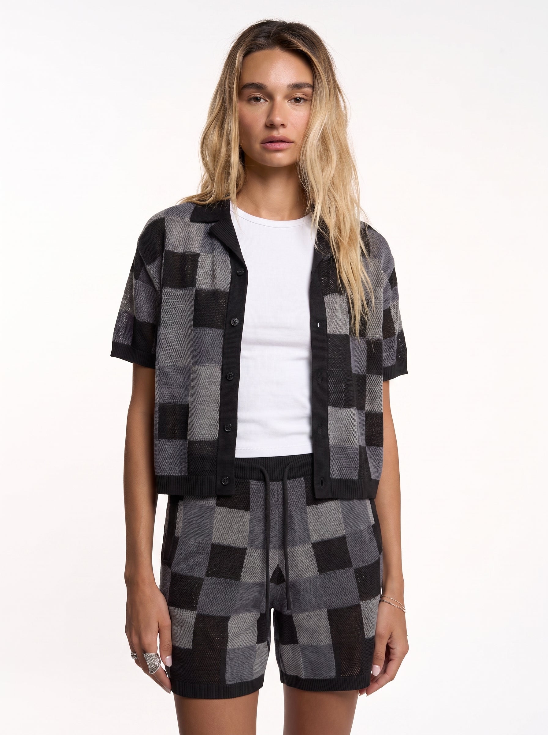 ESSNTL Pixel Set Black Woman