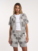ESSNTL Pixel Set Woman